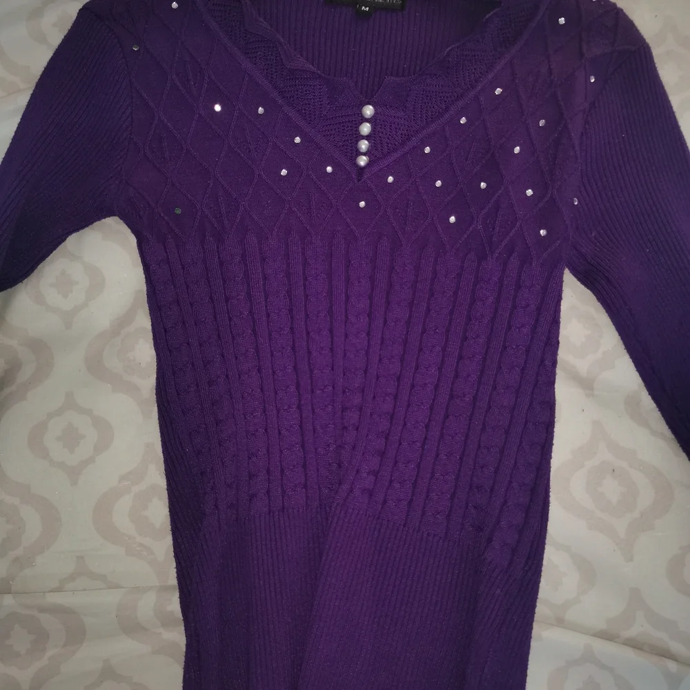 Purple top - Picture 1 of 2